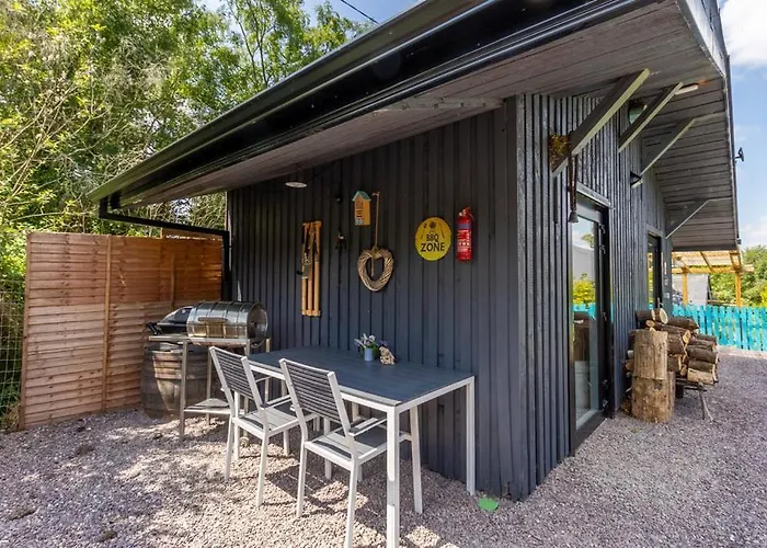 Campsite Mount Hillary Pods