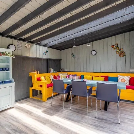 Mount Hillary Pods Kamp alanı Cork